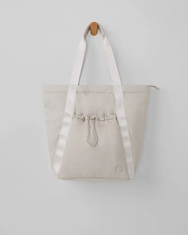 SK0000461-US20260706-143055-0 All Around Tote - Image 1