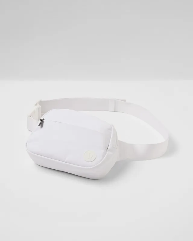 SK0000465-US20260706-143055-0 All Around Hip Pack - Image 1