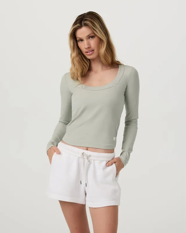 SK0000569-US20260706-143055-0 Long Sleeve Pose Scoop Tee - Image 1